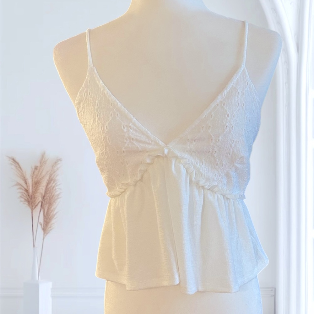 NWOT* Lulus white eyelet peplum top